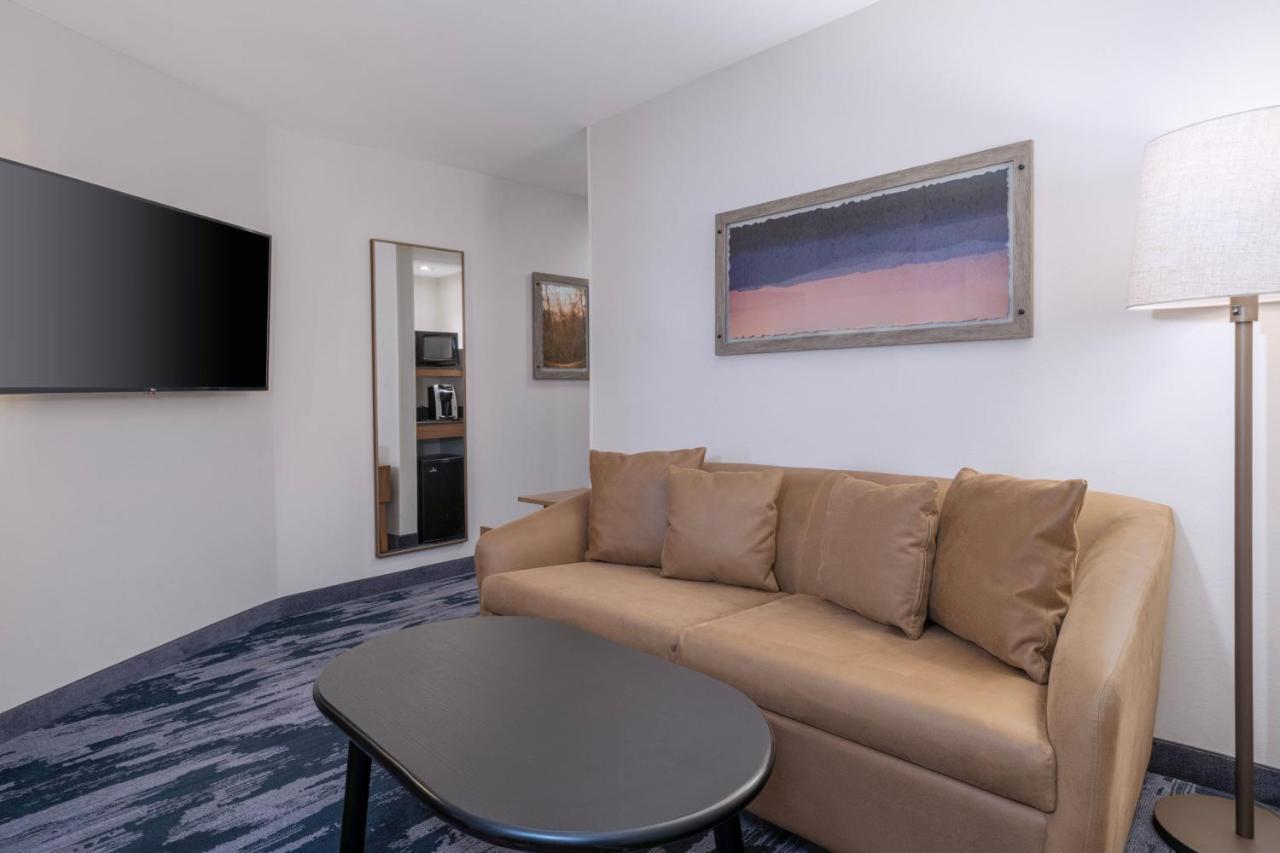 Fairfield Inn & Suites Denton Esterno foto