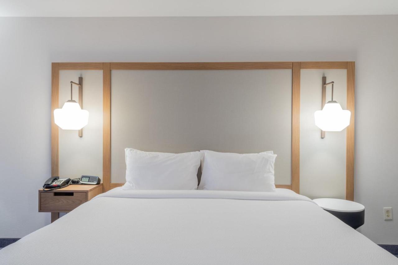 Fairfield Inn & Suites Denton Esterno foto