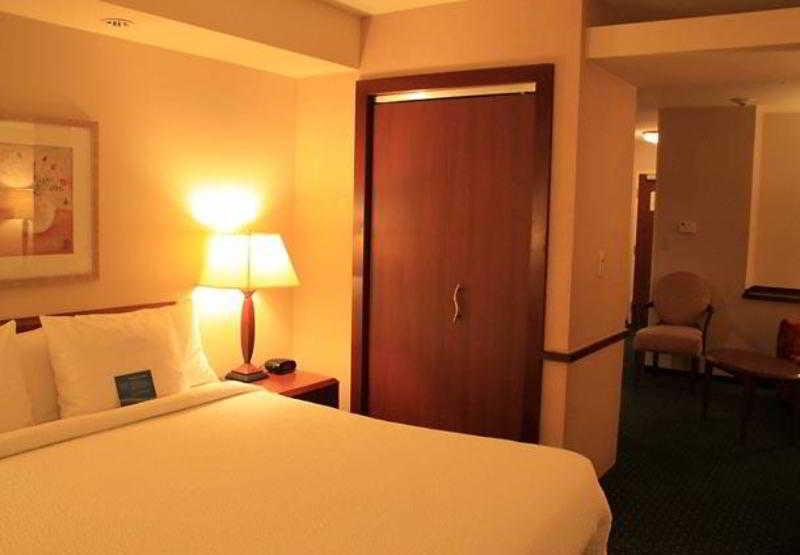 Fairfield Inn & Suites Denton Esterno foto